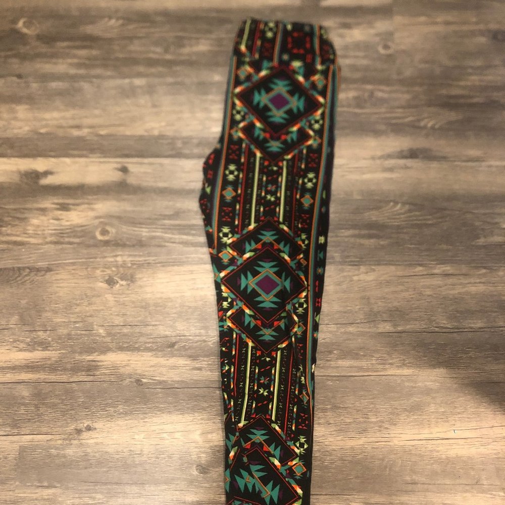 Size OS -- LuLaRoe Black Aztec Print Leggings